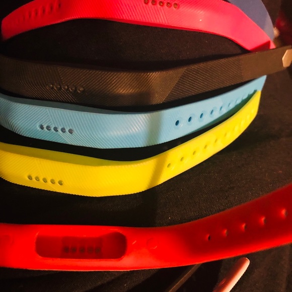 Multi colors fitbit flex2  rubber bands 9 pieces - Picture 4 of 5